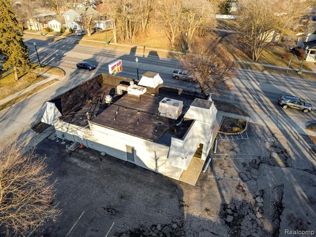 5006 S Wayne Road, Wayne, MI 48184