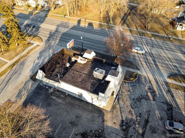 5006 S Wayne Road, Wayne, MI 48184