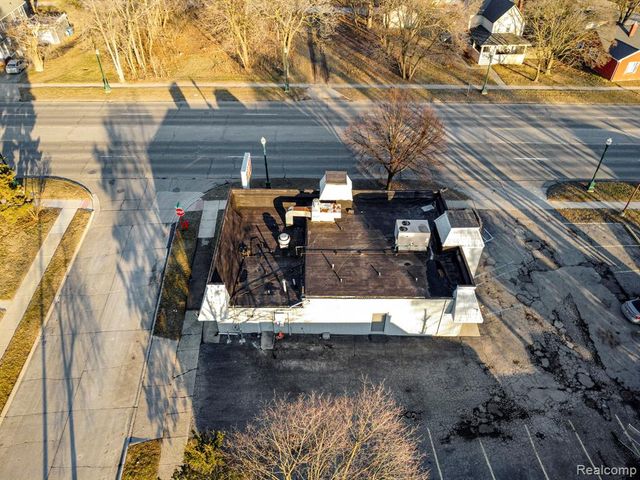 5006 S Wayne Road, Wayne, MI 48184