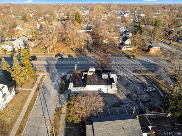 5006 S Wayne Road, Wayne, MI 48184