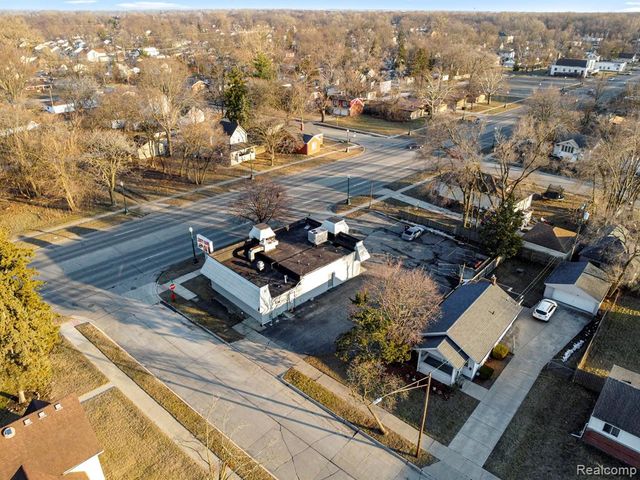 5006 S Wayne Road, Wayne, MI 48184