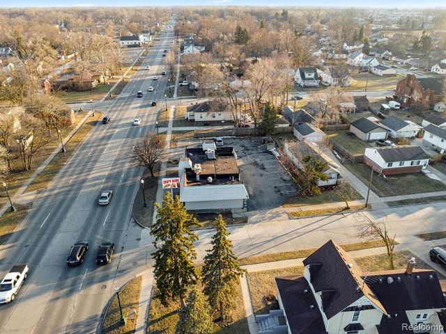 5006 S Wayne Road, Wayne, MI 48184