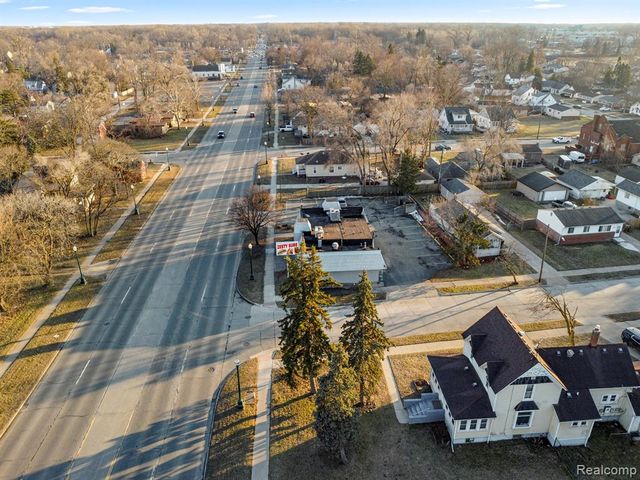 5006 S Wayne Road, Wayne, MI 48184