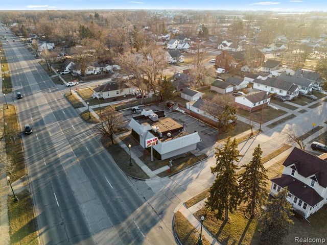 5006 S Wayne Road, Wayne, MI 48184