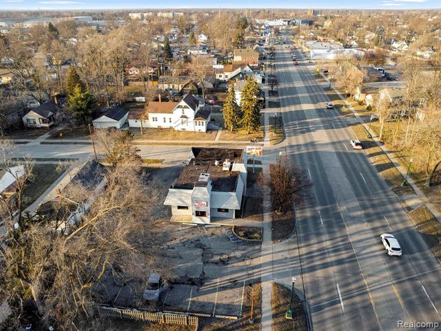 5006 S Wayne Road, Wayne, MI 48184