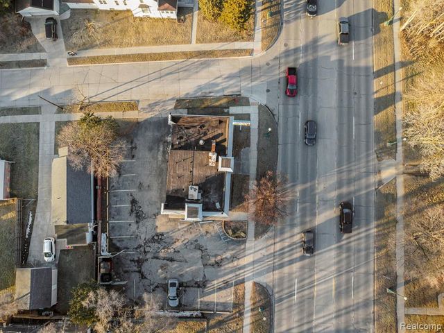 5006 S Wayne Road, Wayne, MI 48184