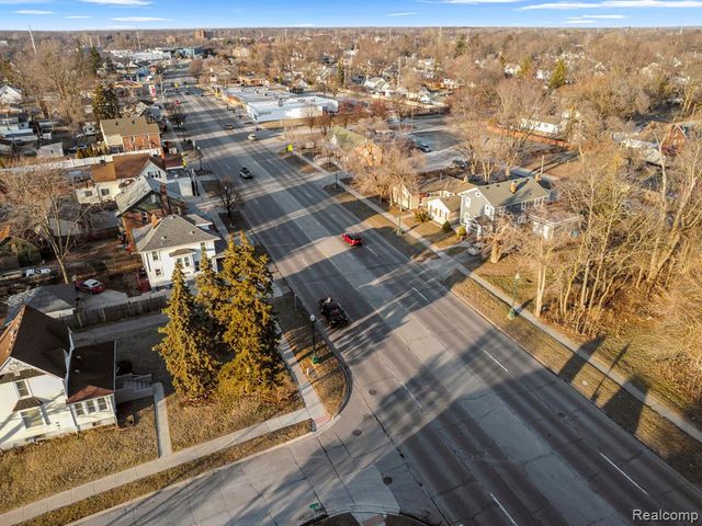 5006 S Wayne Road, Wayne, MI 48184