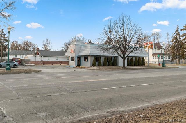 5006 S Wayne Road, Wayne, MI 48184