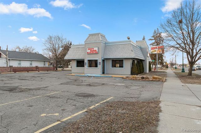 5006 S Wayne Road, Wayne, MI 48184