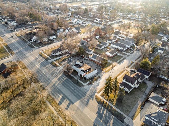 5006 S Wayne Road, Wayne, MI 48184