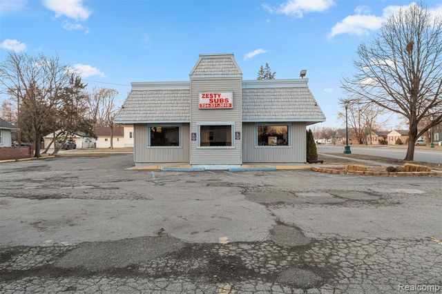 5006 S Wayne Road, Wayne, MI 48184