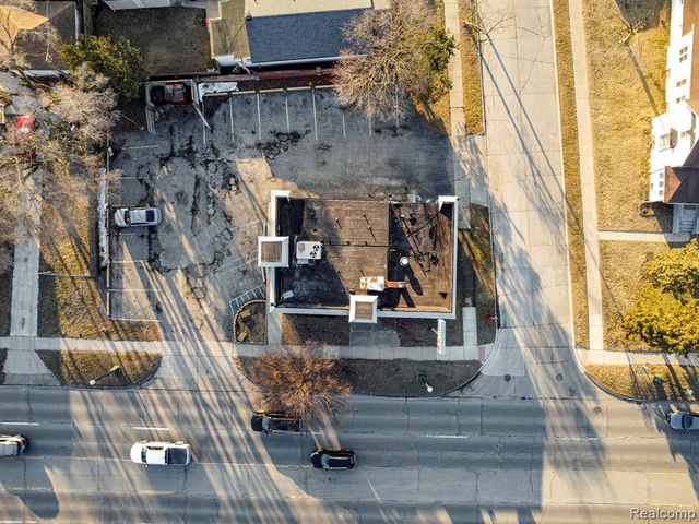 5006 S Wayne Road, Wayne, MI 48184