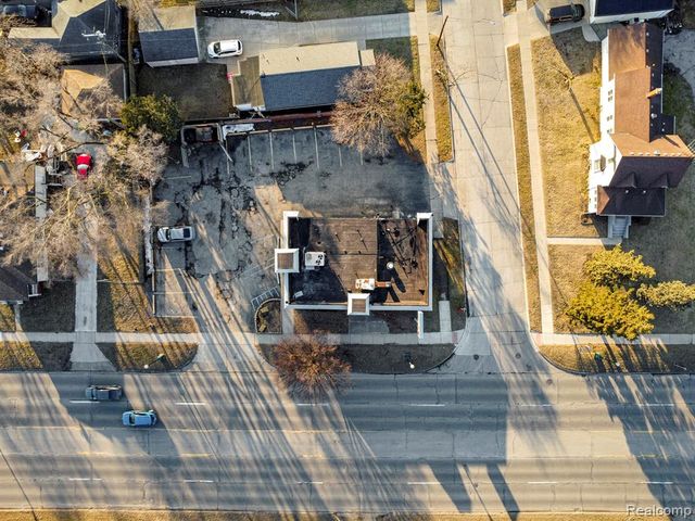 5006 S Wayne Road, Wayne, MI 48184