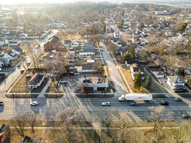 5006 S Wayne Road, Wayne, MI 48184