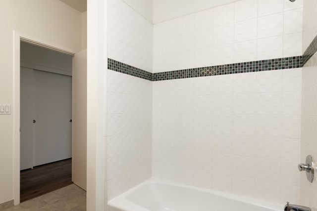 1565 32nd Street 4, Oakland, CA 94608