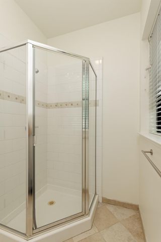 1565 32nd Street 4, Oakland, CA 94608