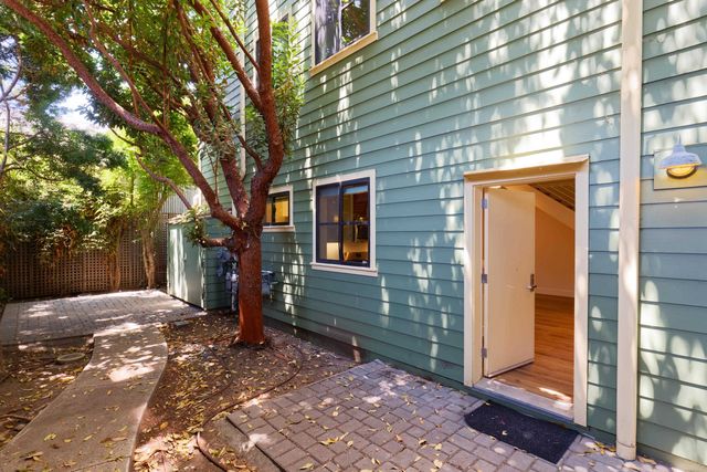 1565 32nd Street 4, Oakland, CA 94608