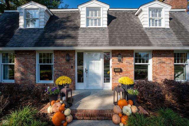 4410 N Riverside Drive, Columbus, IN 47203