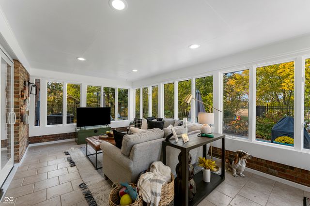 4410 N Riverside Drive, Columbus, IN 47203