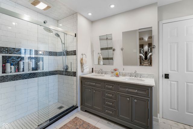 4410 N Riverside Drive, Columbus, IN 47203