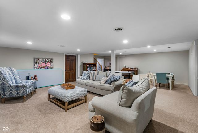 4410 N Riverside Drive, Columbus, IN 47203