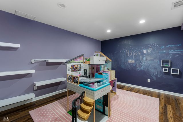 4410 N Riverside Drive, Columbus, IN 47203