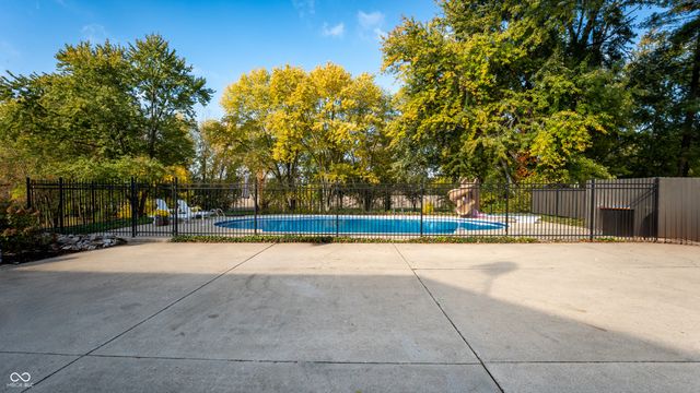 4410 N Riverside Drive, Columbus, IN 47203