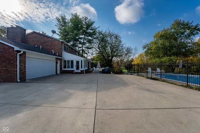 4410 N Riverside Drive, Columbus, IN 47203