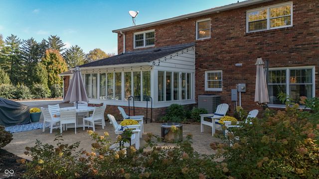 4410 N Riverside Drive, Columbus, IN 47203