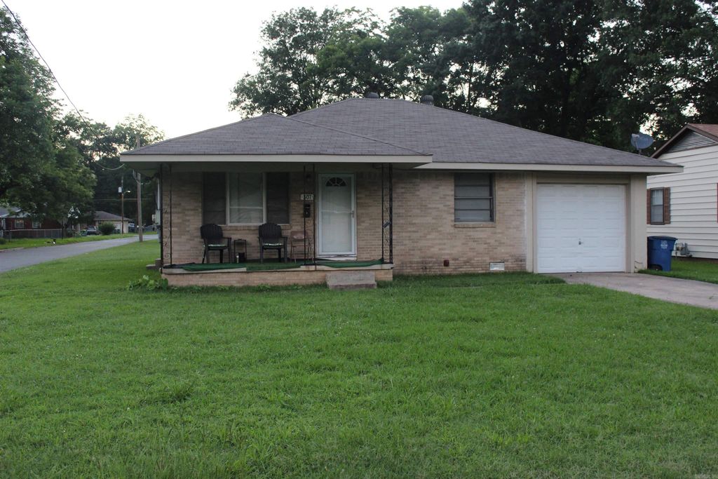301 Mills Street, North Little Rock, AR 72117