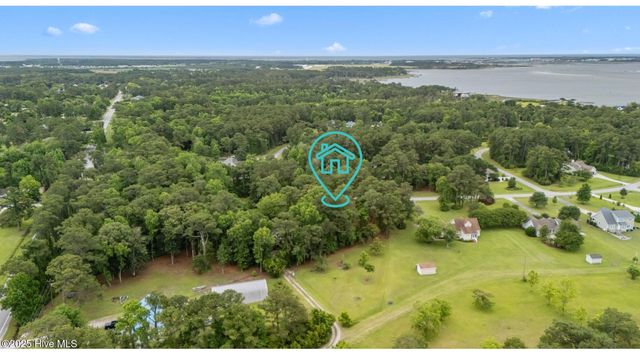 210 Winding Woods Way, Beaufort, NC 28516
