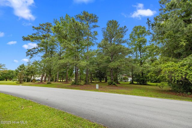 210 Winding Woods Way, Beaufort, NC 28516