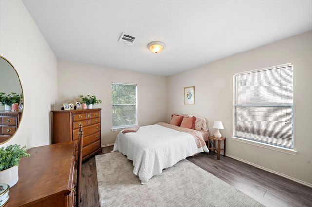 2915 Chenevert Street, Houston, TX 77004