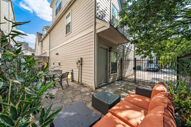 2915 Chenevert Street, Houston, TX 77004