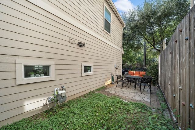 2915 Chenevert Street, Houston, TX 77004