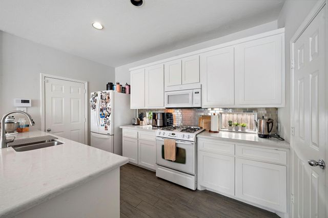 2915 Chenevert Street, Houston, TX 77004
