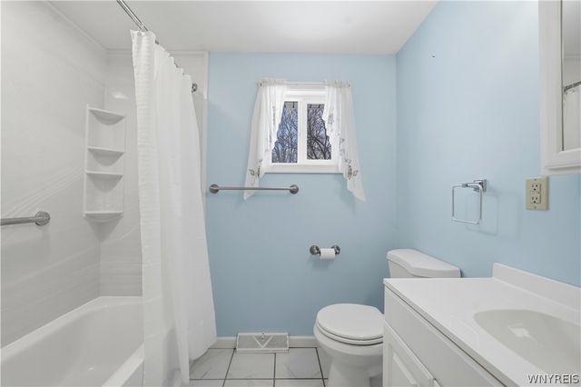 7453 Bear Ridge Road, Pendleton, NY 14120