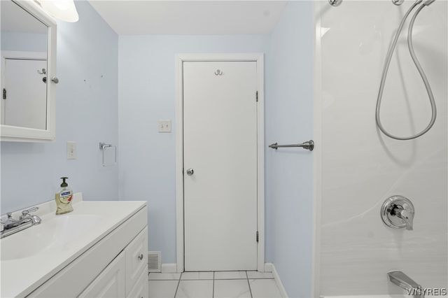 7453 Bear Ridge Road, Pendleton, NY 14120