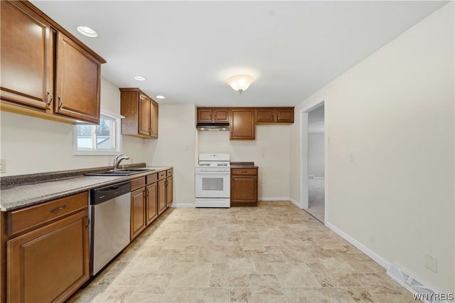 7453 Bear Ridge Road, Pendleton, NY 14120