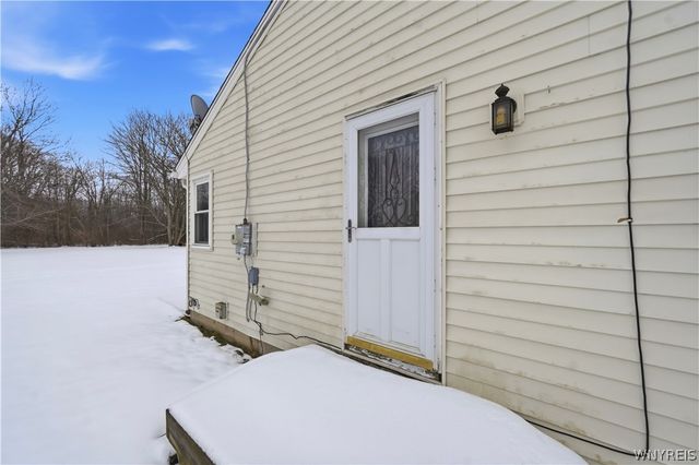 7453 Bear Ridge Road, Pendleton, NY 14120