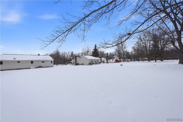 7453 Bear Ridge Road, Pendleton, NY 14120