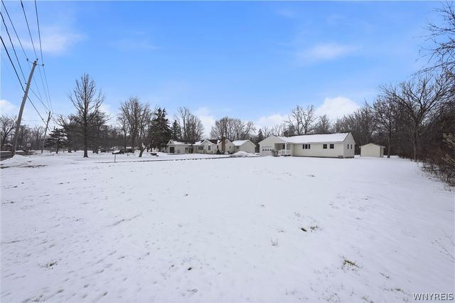 7453 Bear Ridge Road, Pendleton, NY 14120