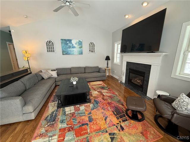 8217 Royal Scarlet Drive, Lysander, NY 13027