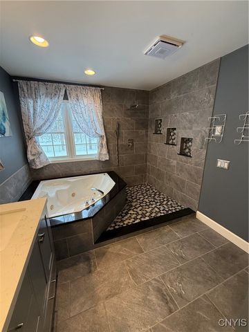 8217 Royal Scarlet Drive, Lysander, NY 13027