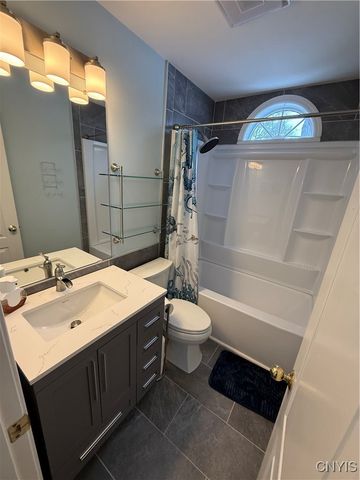 8217 Royal Scarlet Drive, Lysander, NY 13027