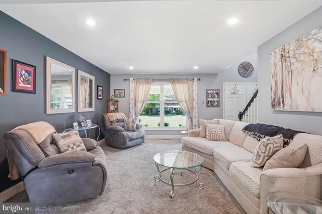 4317 TROPHY, Upper Chichester, PA 19061