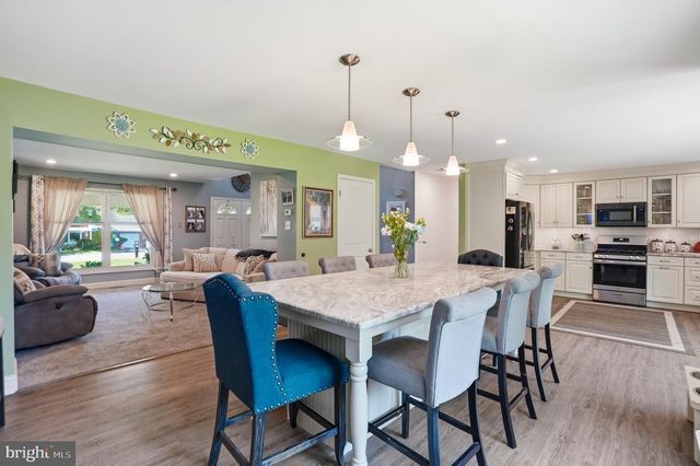 4317 TROPHY, Upper Chichester, PA 19061