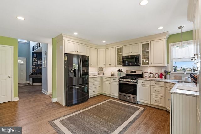 4317 TROPHY, Upper Chichester, PA 19061