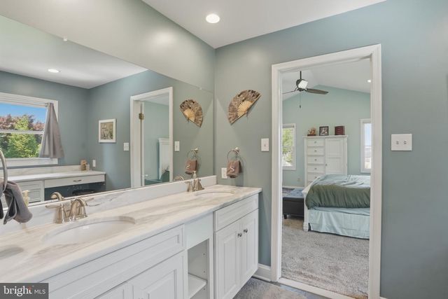 4317 TROPHY, Upper Chichester, PA 19061