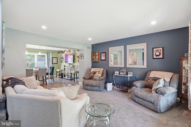 4317 TROPHY, Upper Chichester, PA 19061